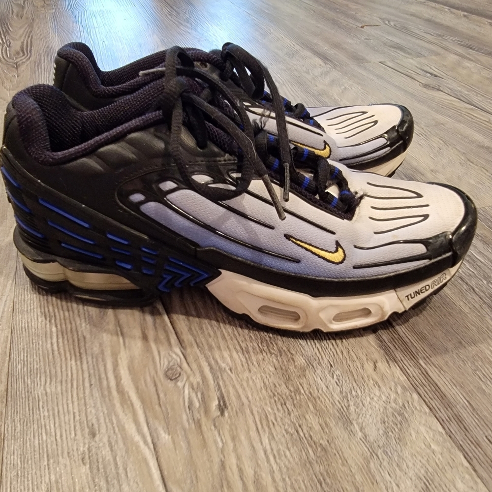 Boys Nike Airmax TN Size 4.5Y